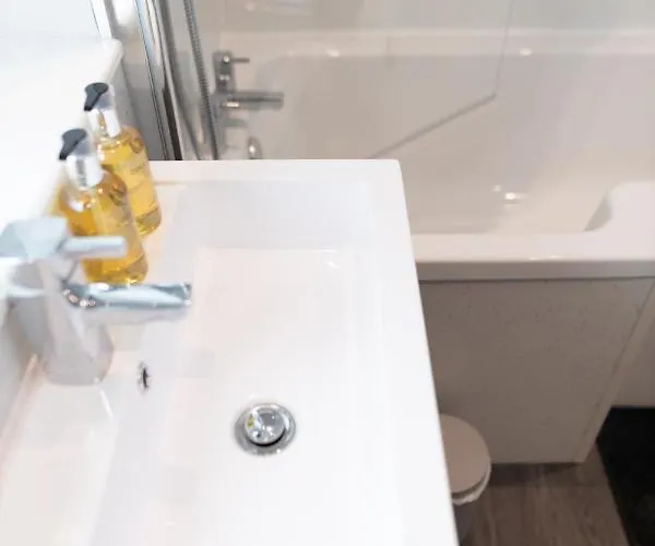 Apartamento Luxury Modern 3 Bedroom In Centre Edimburgo