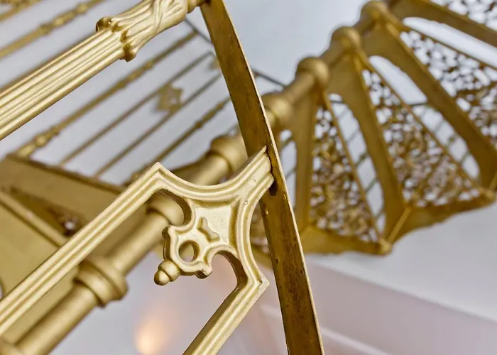 Exquisite & Lively With Fireplace & Panoramic Views * אדינבורו