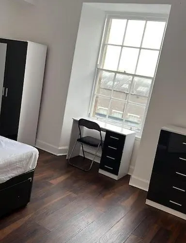 Central, Festival Theater Διαμέρισμα *