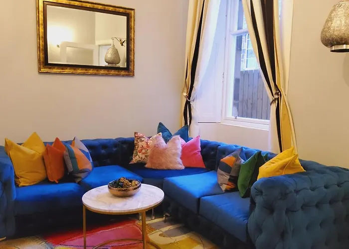 Lovely 4 Bedroom With 7 Beds And Free Parking * Edinburgh