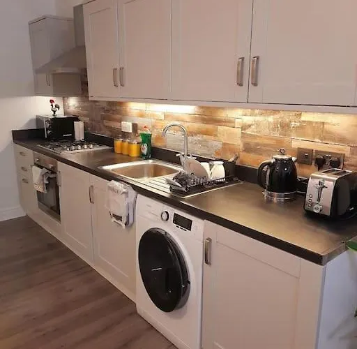 Modern Flat Near Centre. Apartment