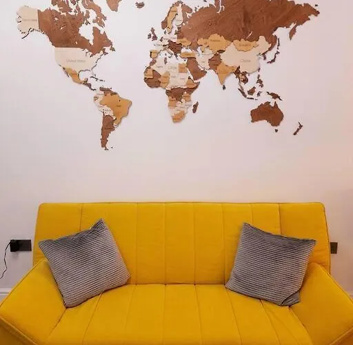 Modern Flat Near Centre.