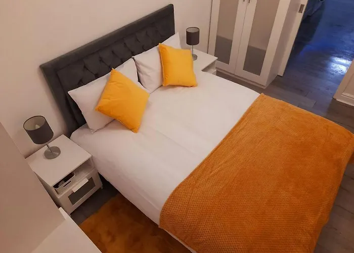 Modern Flat Near Centre.