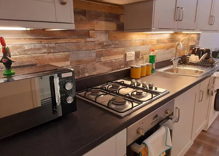 Modern Flat Near Centre. Apartment