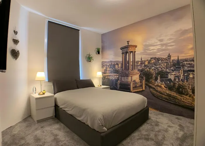 Maria- Bright And Modern Center .