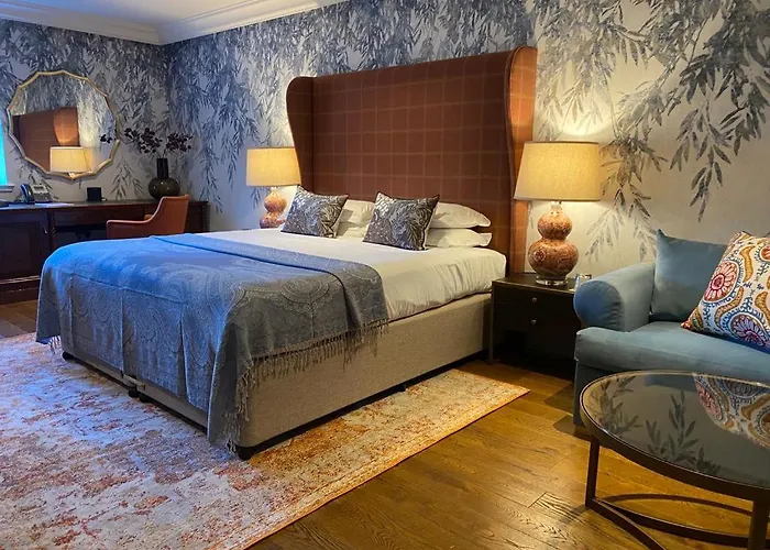 The Raeburn Hotel