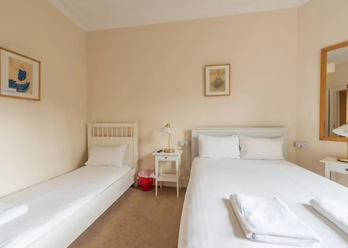 Beautiful 2 Bed 2 Bath Flat Overlooking Meadows Park Apartamento *