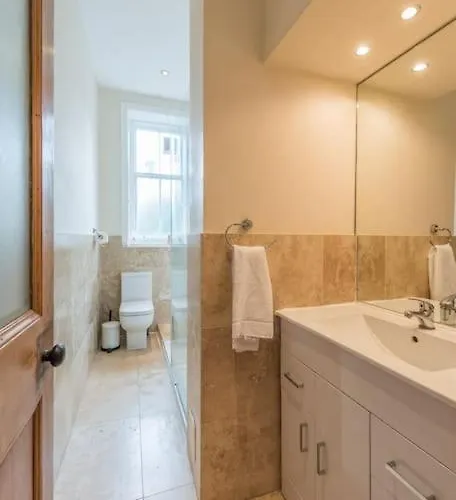 Apartamento Beautiful 2 Bed 2 Bath Flat Overlooking Meadows Park Edimburgo