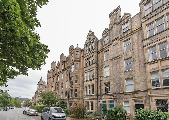 Beautiful 2 Bed 2 Bath Flat Overlooking Meadows Park Edimburgo