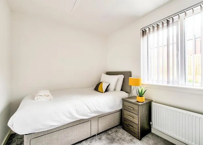 בית נופש 2-bedroom With Private Garden & Parking אדינבורו