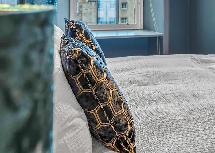 Boutique Modern Royal Mile Sleeps 4