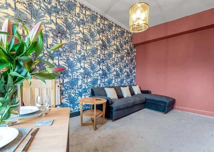 Boutique Modern Royal Mile Sleeps 4 דירה אדינבורו