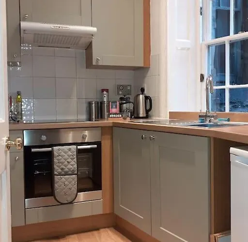 Charm & Character On Historic Rose Street