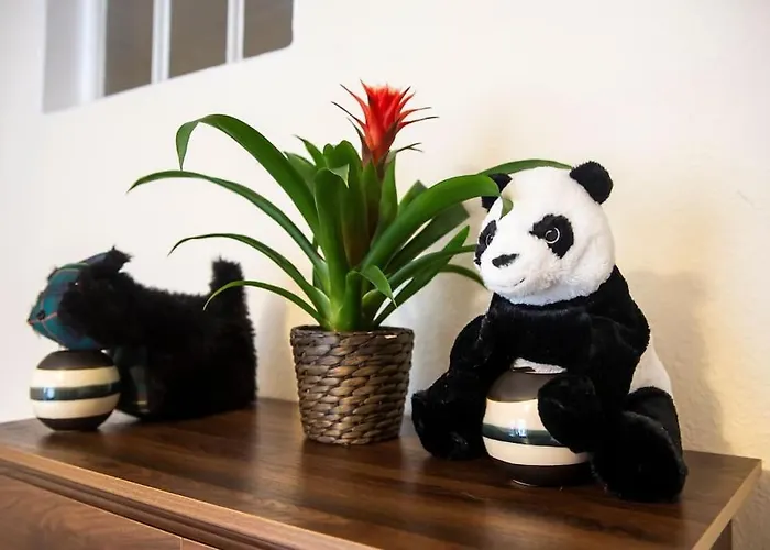 Charm & Character On Historic Rose Street דירה