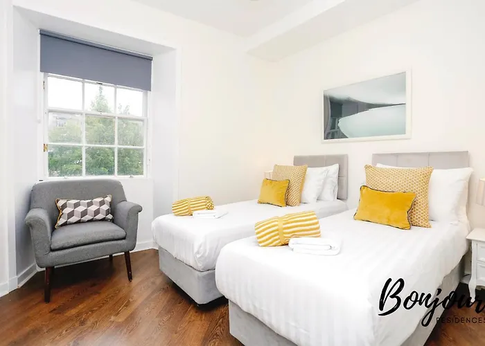 Bright New Town 2br-1ba, 1 Min To George St By Bonjour Residences *