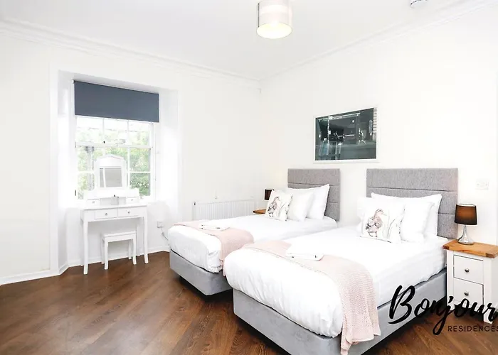 Bright New Town 2br-1ba, 1 Min To George St By Bonjour Residences *