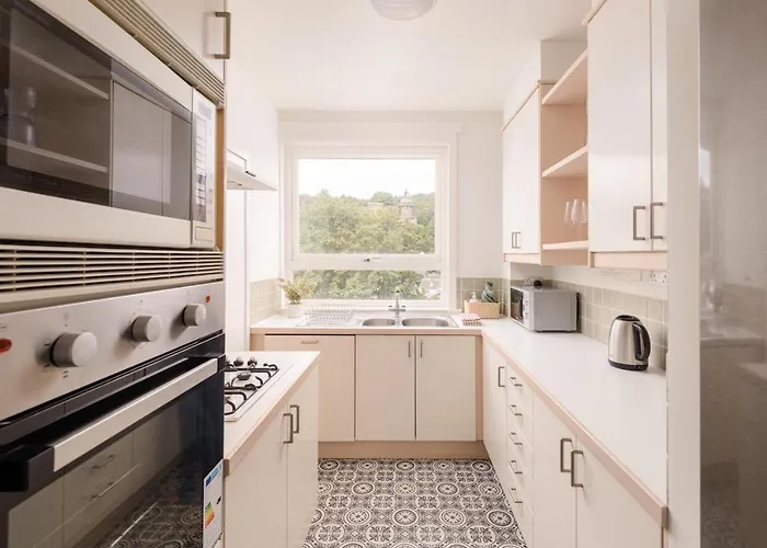 Calton Hill Lookout By Calton Living * Edinburgh