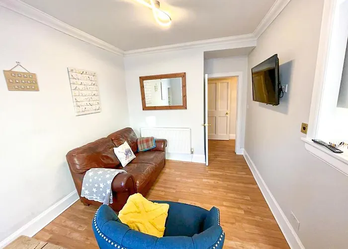 Rose Street's Hidden Treasure- 2bed Newly Refurbished דירה *