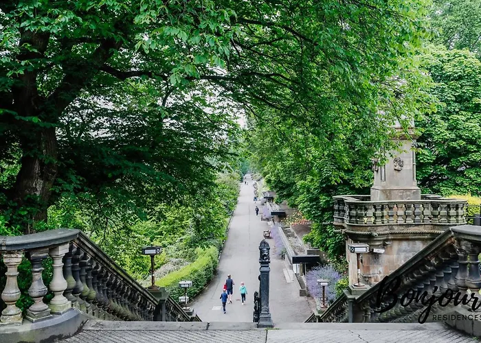 Bright New Town 2br-1ba, 1 Min To George St By Bonjour Residences