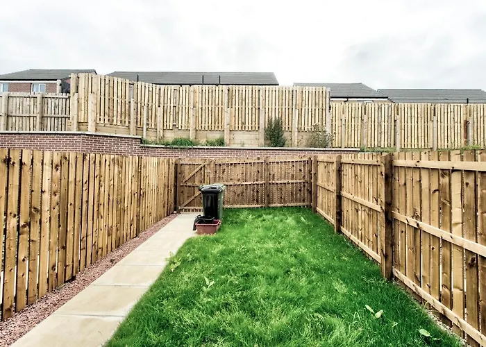 בית נופש 2-bedroom With Private Garden & Parking