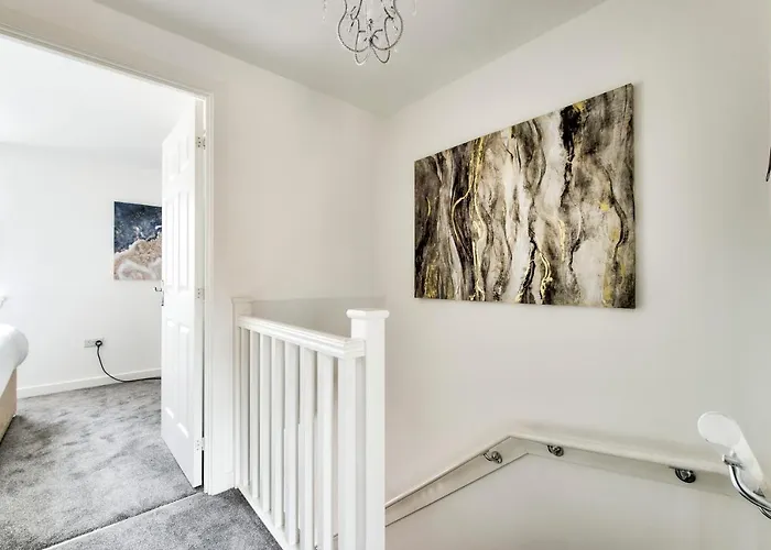 2-bedroom With Private Garden & Parking