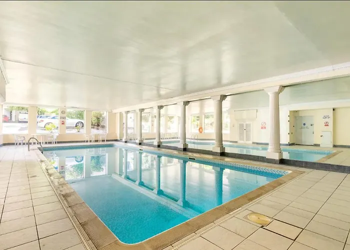 Appartement Bright 3 Bed Flat With Pool & Parking *