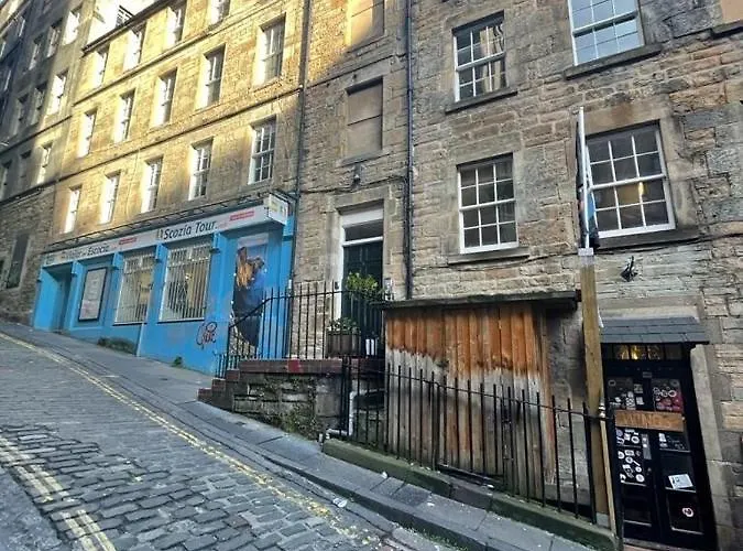 Royal Mile Old Fishmarket Close דירה