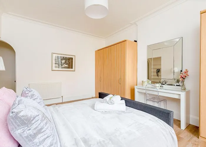 Heart Of Centre 3 Bed Georgian 爱丁堡