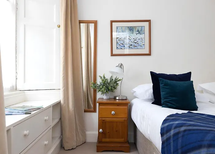 Charming Hideaway In Centre Daire Edinburgh
