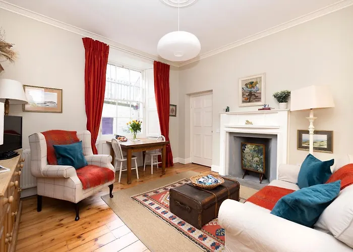 Charming Hideaway In Centre Daire