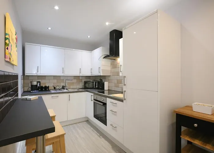 Modern Sleeps 6 إدنبرة