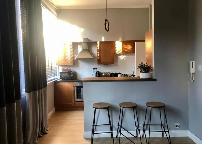 דירה With Views - Sleeps 3 *