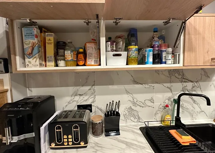 Lovely 3 Bed With Jacuzzi, Close To Airport, Driveway, Wifi * Édimbourg