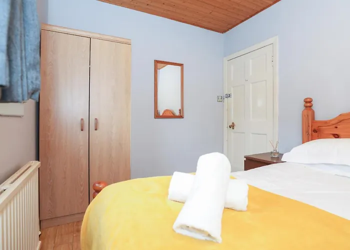 Beautiful 4 Bedroom - Free Parking Casa vacanze Edimburgo