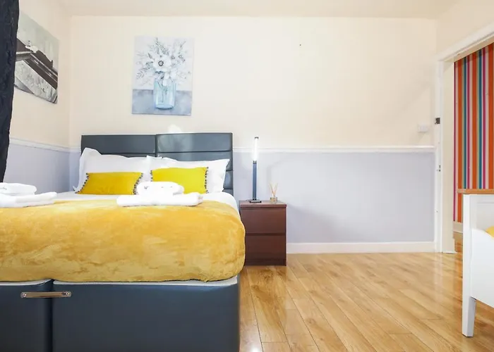 Beautiful 4 Bedroom - Free Parking Edimburgo