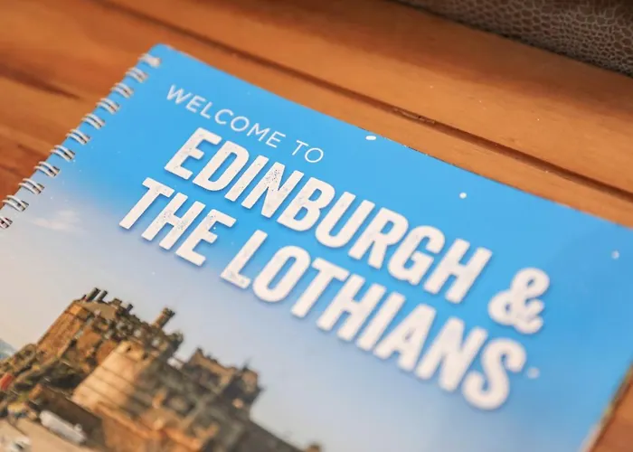 Beautiful 4 Bedroom - Free Parking Casa vacanze Edimburgo
