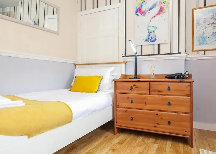 Beautiful 4 Bedroom - Free Parking Casa vacanze Edimburgo