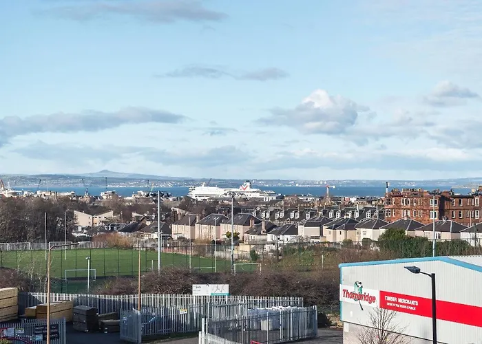 شقة Elegant 2 Bedroom Centre - Free Parking - Private Balcony إدنبرة