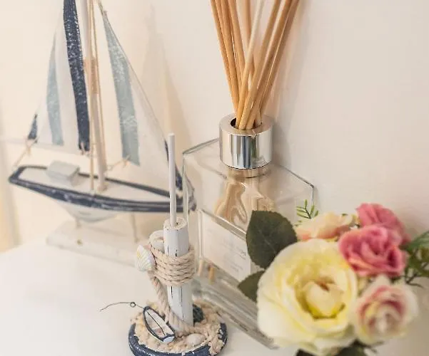 شقة Elegant 2 Bedroom Centre - Free Parking - Private Balcony *