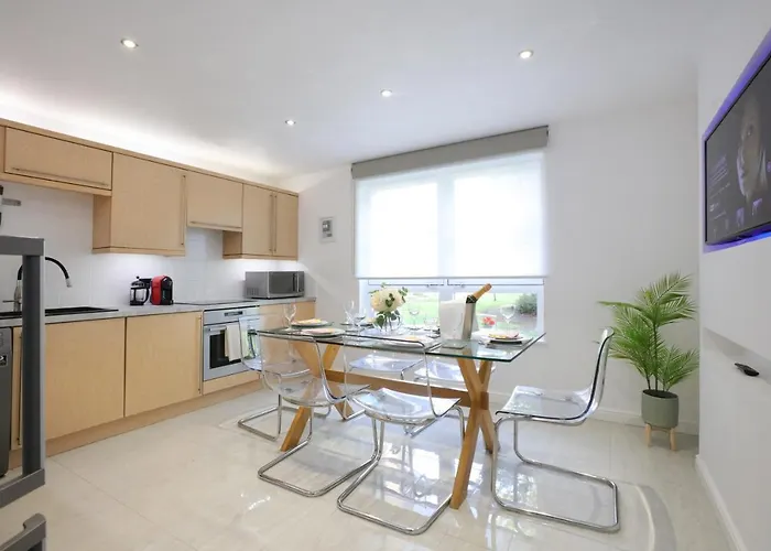 Spacious 4br Centre W/ Free Parking Edinburgh