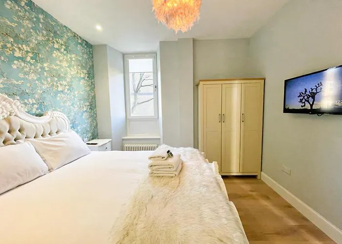 Beautiful 2br, Private Entry In Vibrant Leith شقة إدنبرة