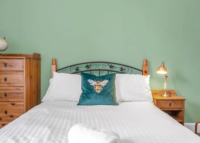 Bright And Quiet * Edinburgh