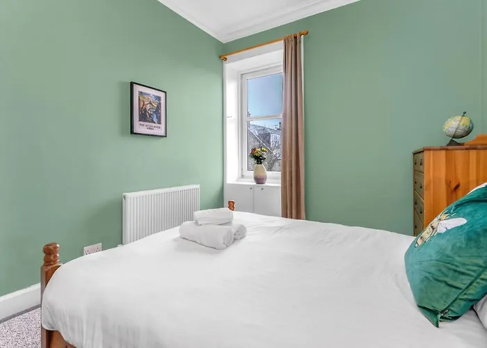 Bright And Quiet * Edinburgh