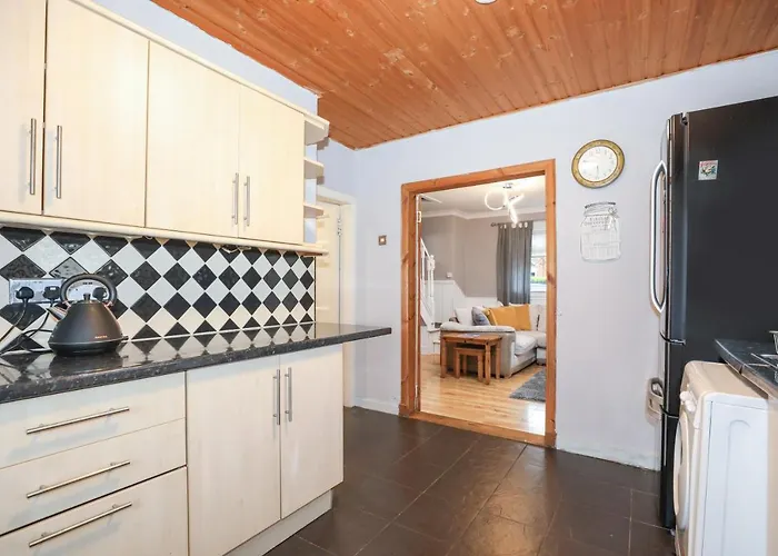 Beautiful 4 Bedroom - Free Parking Casa vacanze Edimburgo