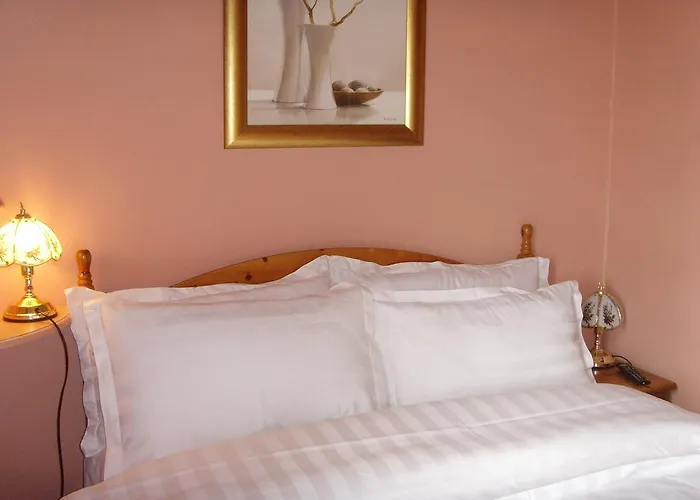 Twin Lions 2* Edinburgh