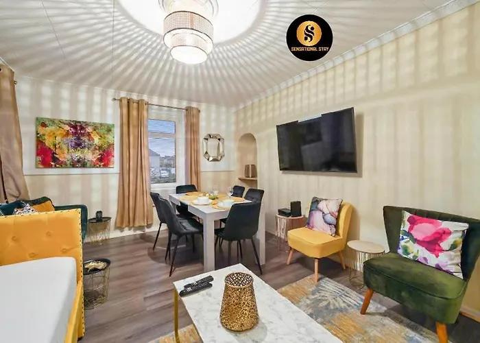 4 Bedrooms By Sensational Short Lets & Serviced