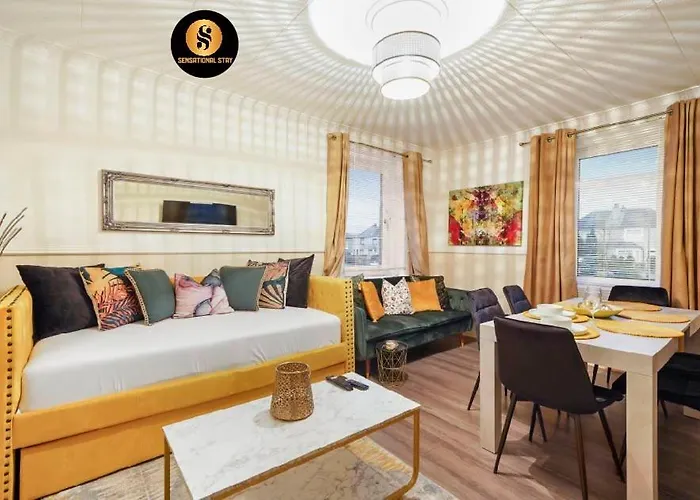 Apartment 4 Bedrooms By Sensational Short Lets & Serviced *