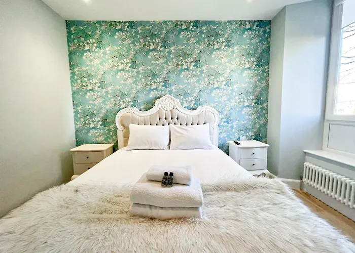 Beautiful 2br, Private Entry In Vibrant Leith *