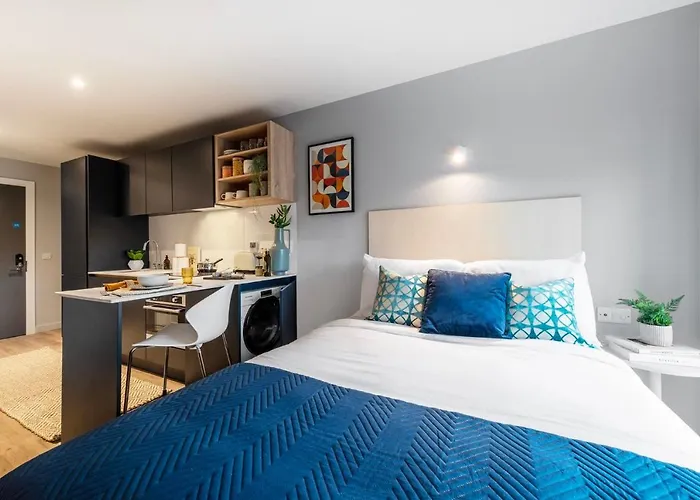 Modern At Huxley In The Heart Of شقة