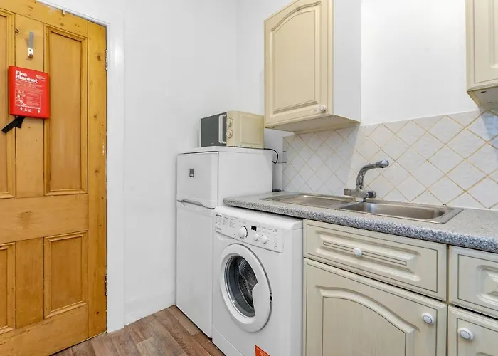 Daire Bright And Quiet Edinburgh